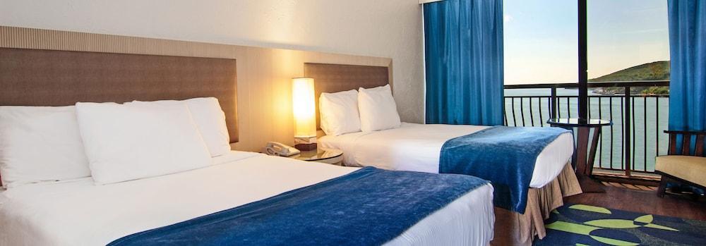 Windward Passage Hotel Шарлот Амали Екстериор снимка