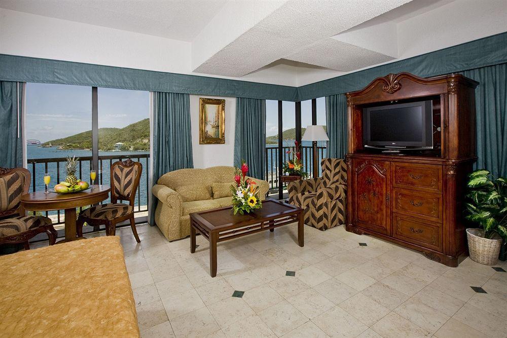 Windward Passage Hotel Шарлот Амали Стая снимка