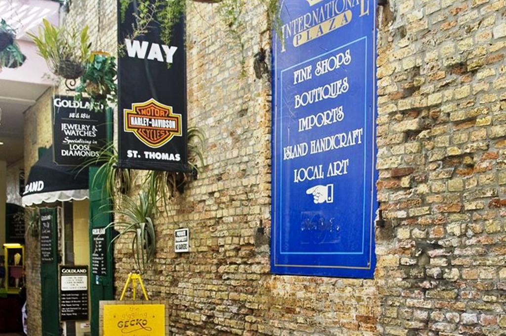 Windward Passage Hotel Шарлот Амали Екстериор снимка