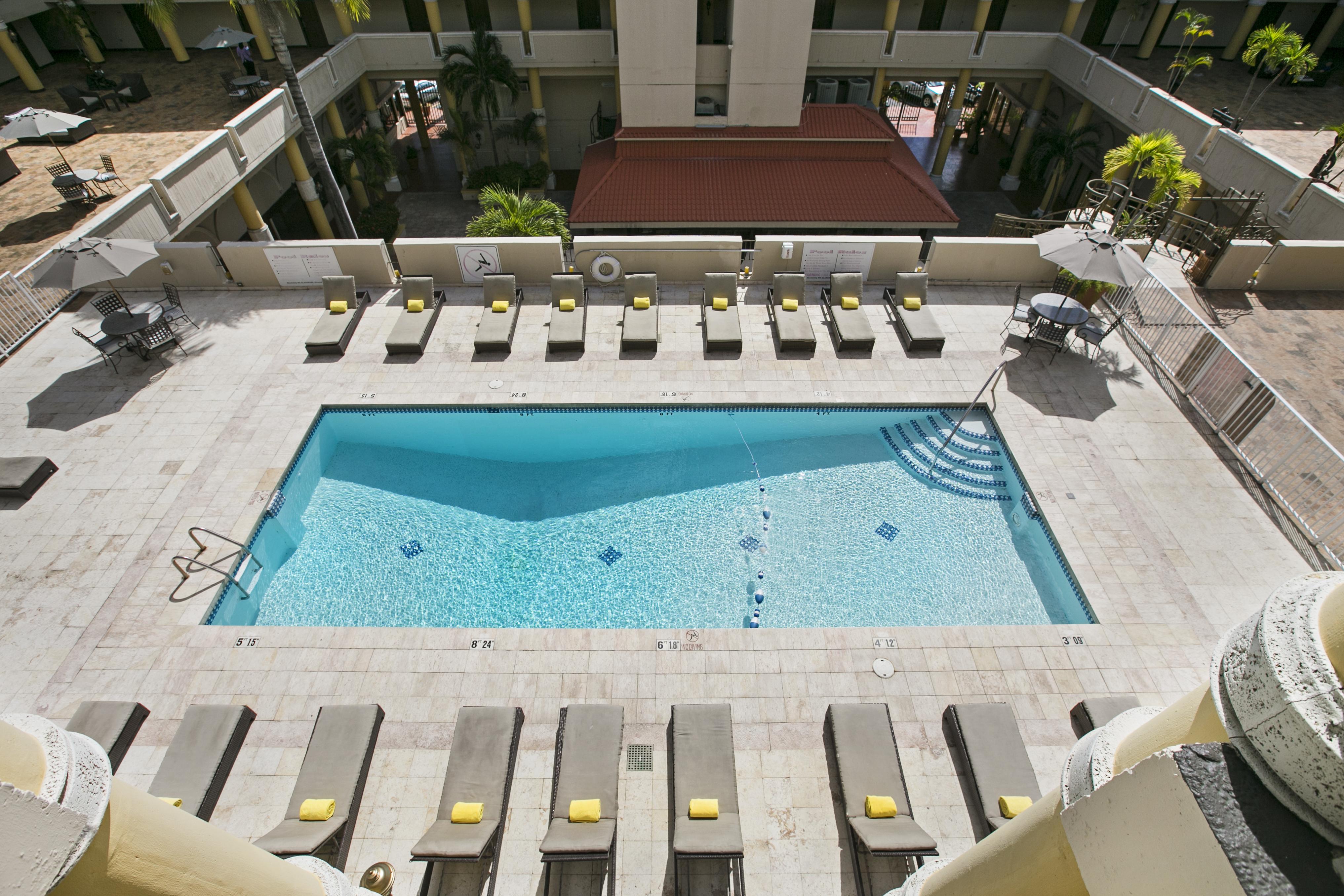 Windward Passage Hotel Шарлот Амали Екстериор снимка