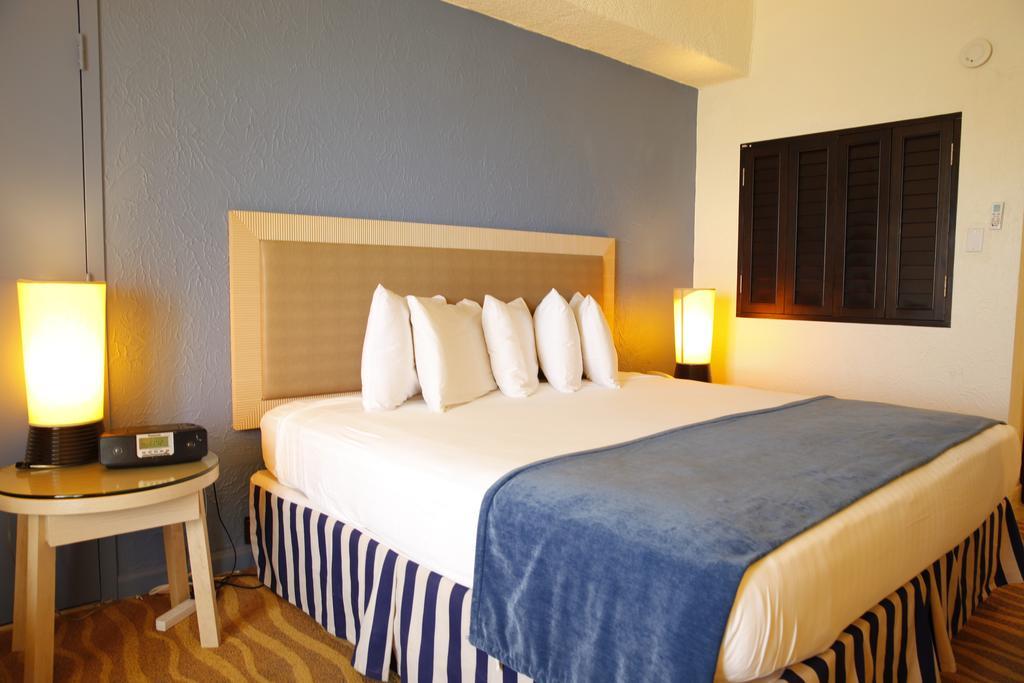 Windward Passage Hotel Шарлот Амали Екстериор снимка