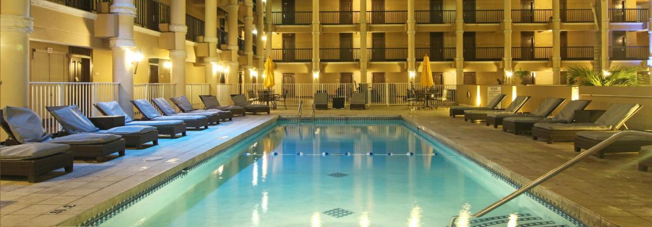 Windward Passage Hotel Шарлот Амали Екстериор снимка