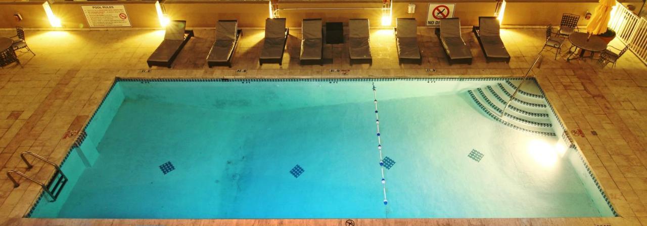 Windward Passage Hotel Шарлот Амали Екстериор снимка