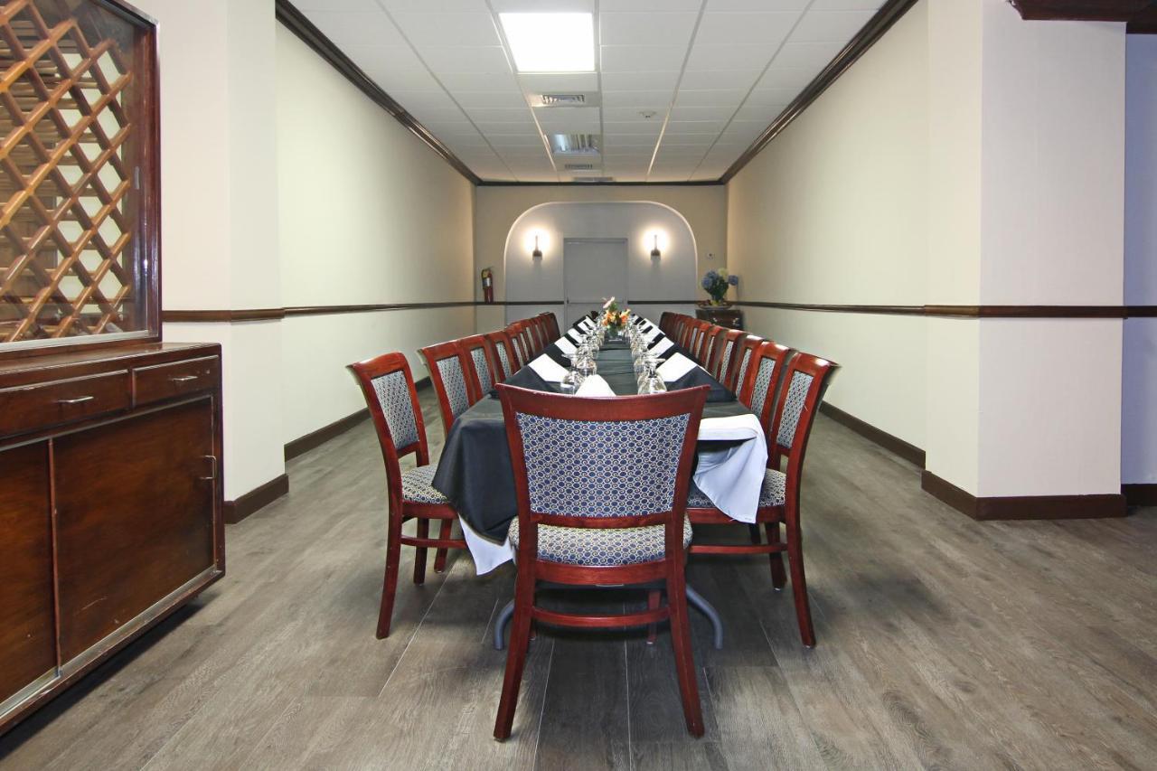 Windward Passage Hotel Шарлот Амали Екстериор снимка