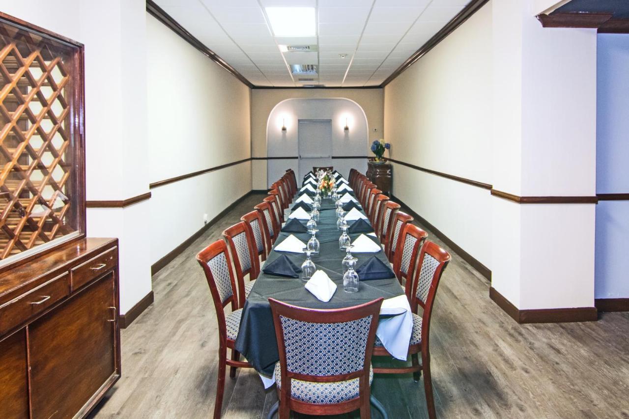 Windward Passage Hotel Шарлот Амали Екстериор снимка